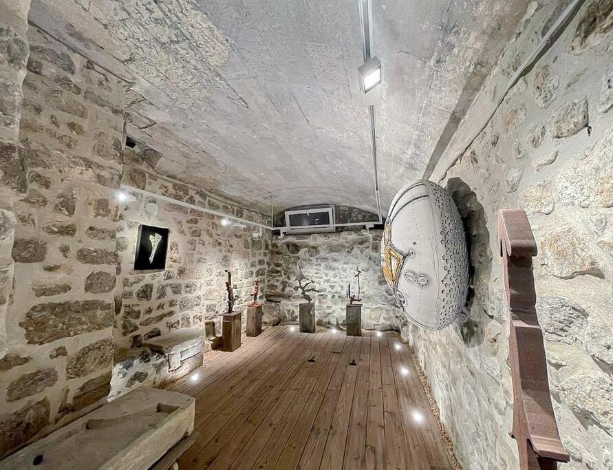 26*galerie*commerce*arles Centre